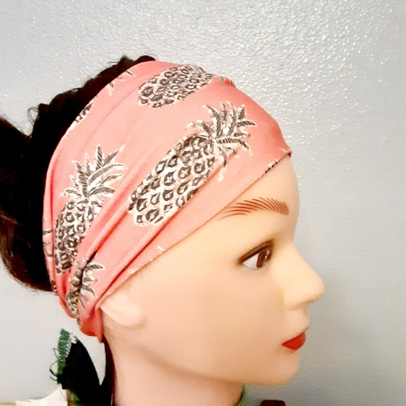 Handmade pink pineapple stretch headband - Picture 4 of 4